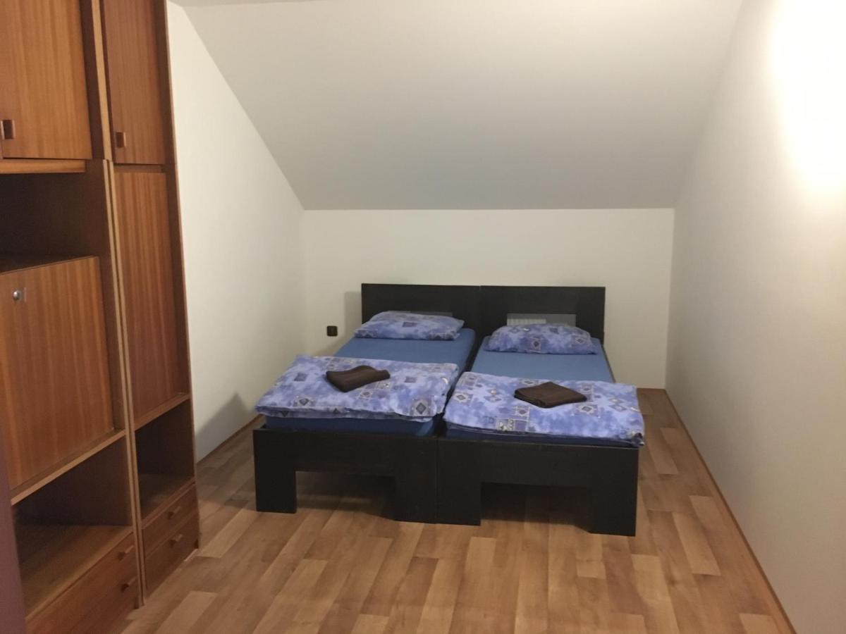 Restaurace U Kostela Hotel Marianske Radcice Luaran gambar